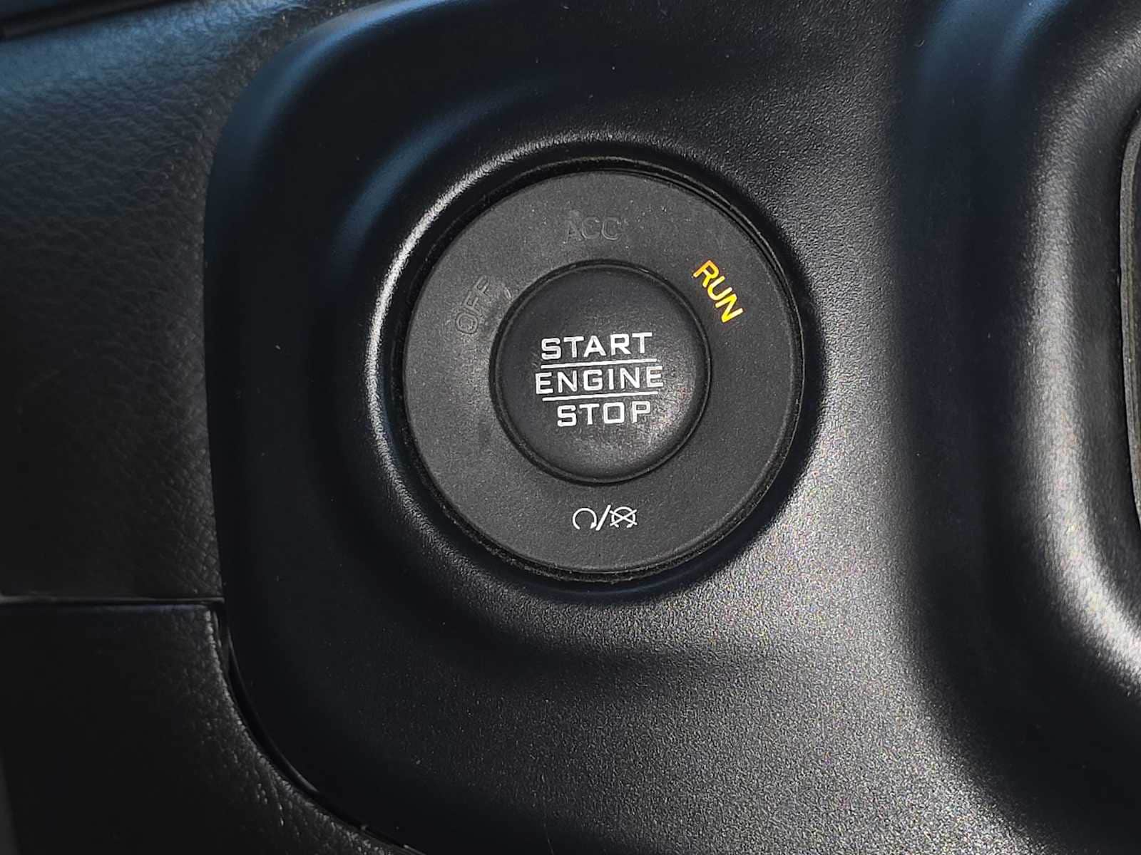 Thumbnail: 2023 Jeep Gladiator - 24