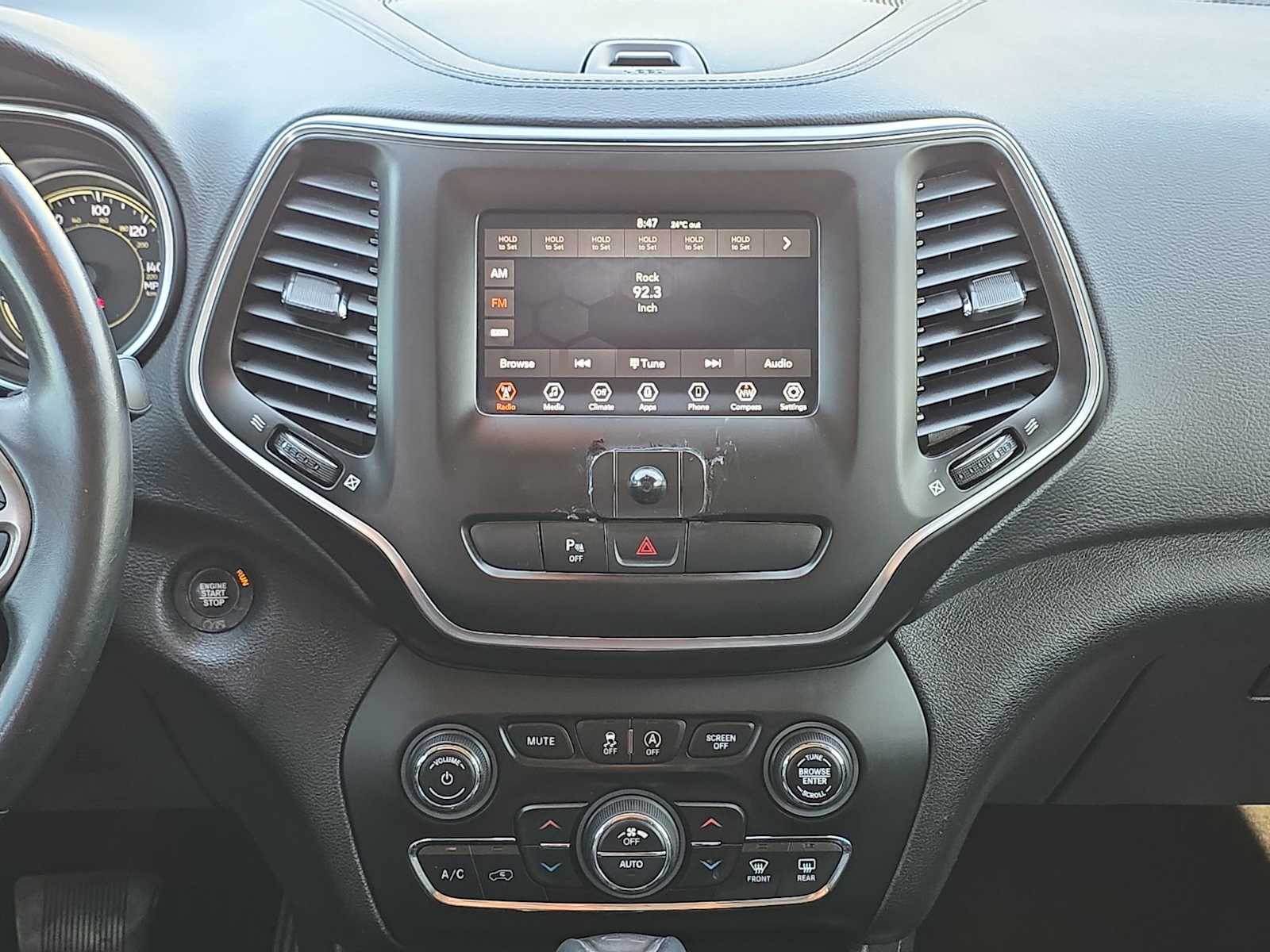 Thumbnail: 2019 Jeep Cherokee - 20