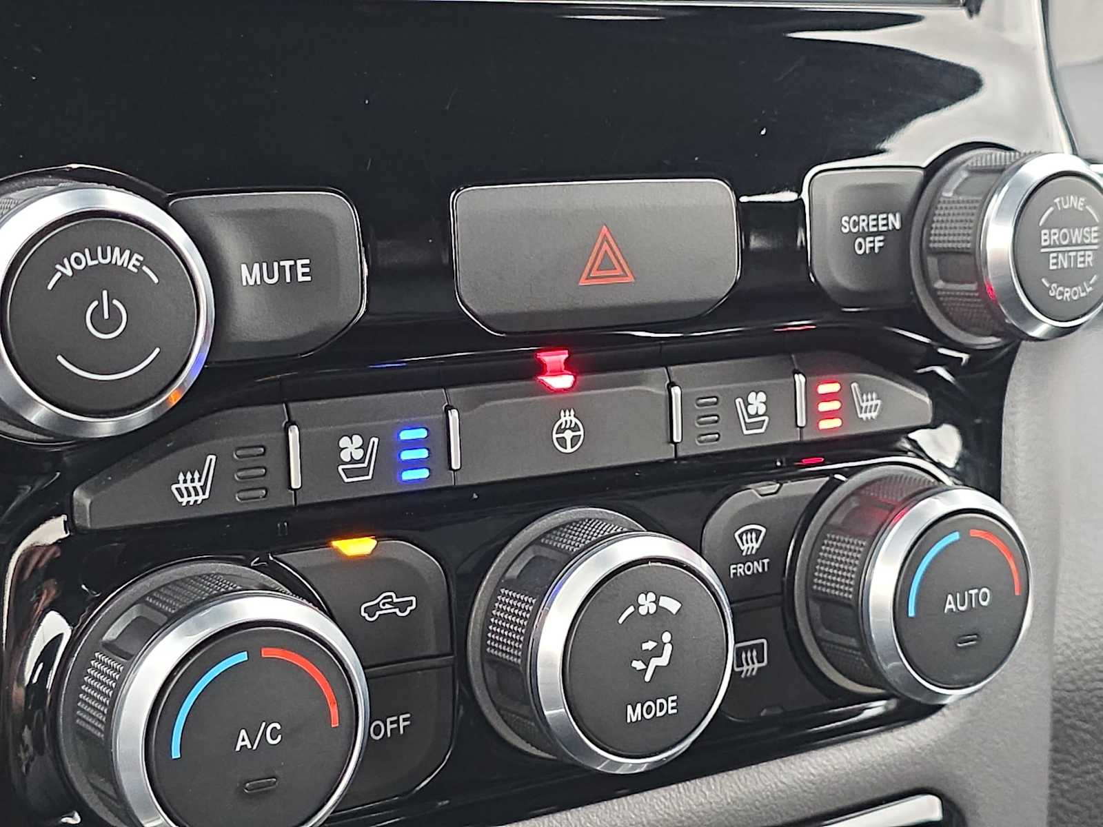 Thumbnail: 2024 RAM 1500 - 28