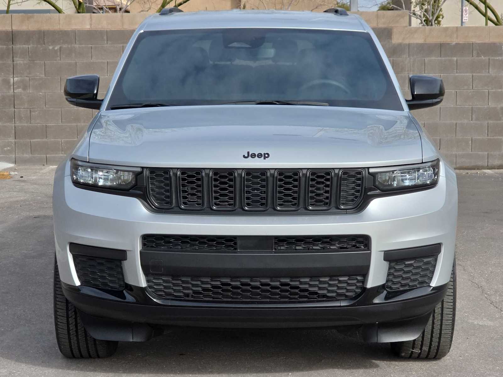 Thumbnail: 2023 Jeep Grand Cherokee L - 4