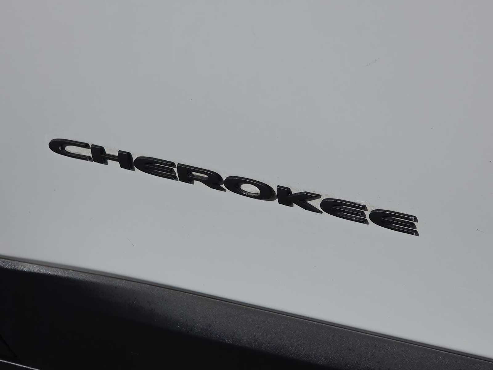 Thumbnail: 2017 Jeep Cherokee - 11