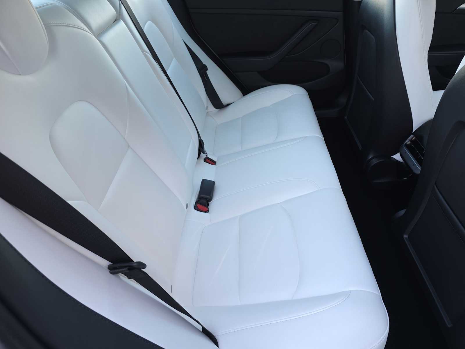 Thumbnail: 2022 Tesla Model 3 - 17