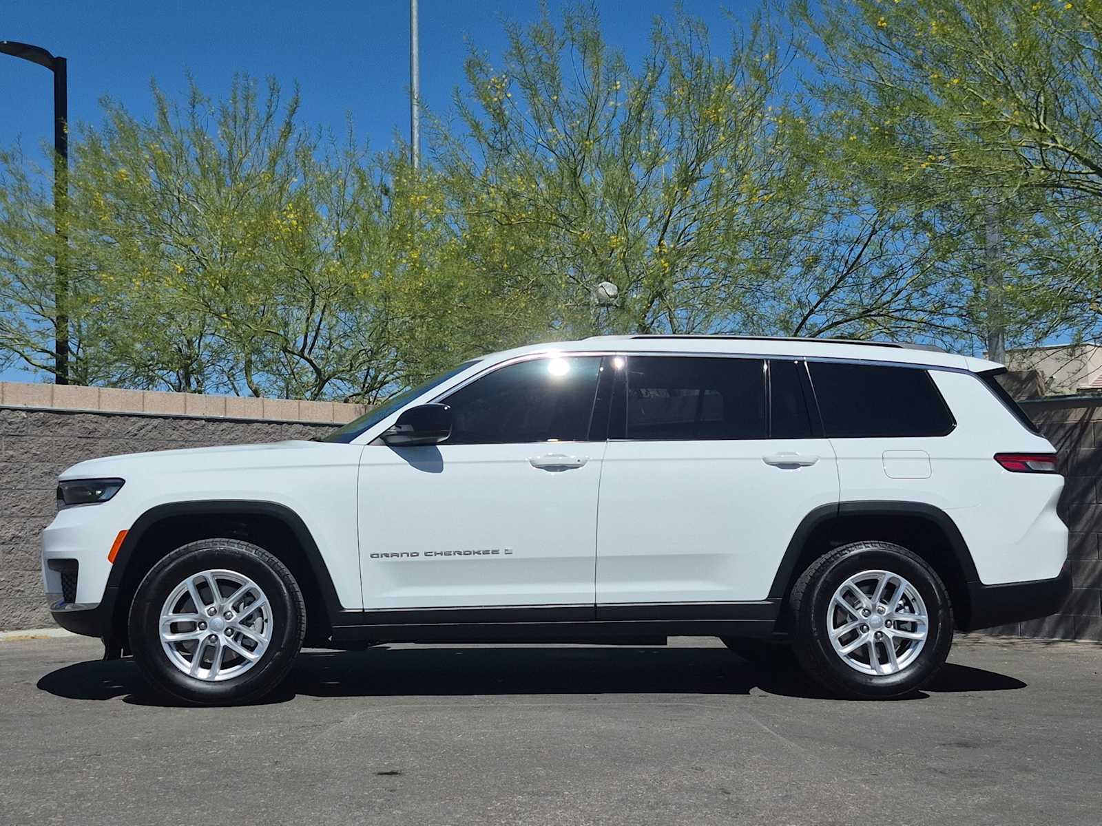 Thumbnail: 2025 Jeep Grand Cherokee L - 6
