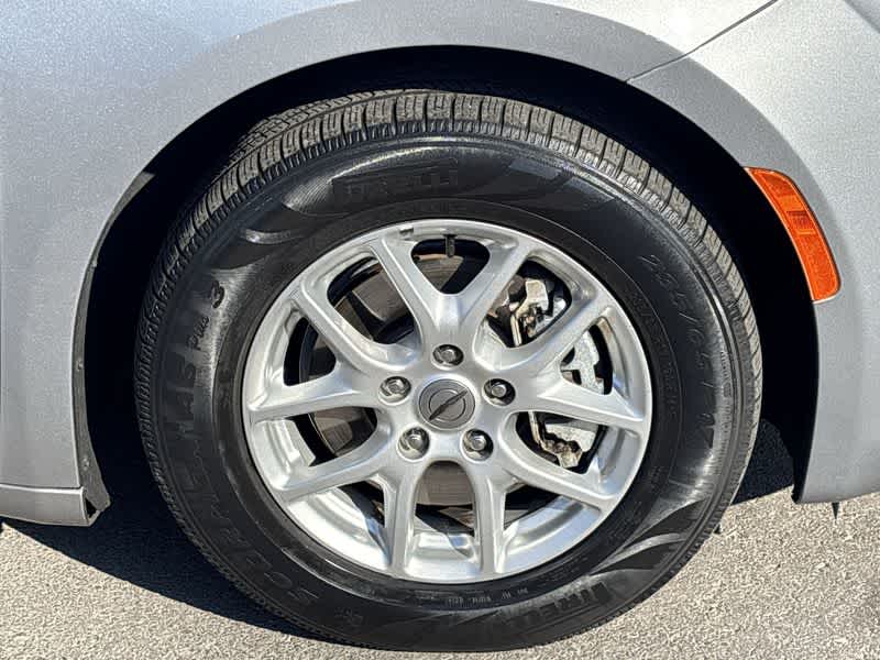 Thumbnail: 2021 Chrysler Voyager - 12