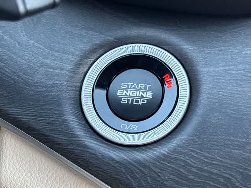 Thumbnail: 2025 Jeep Grand Cherokee - 16