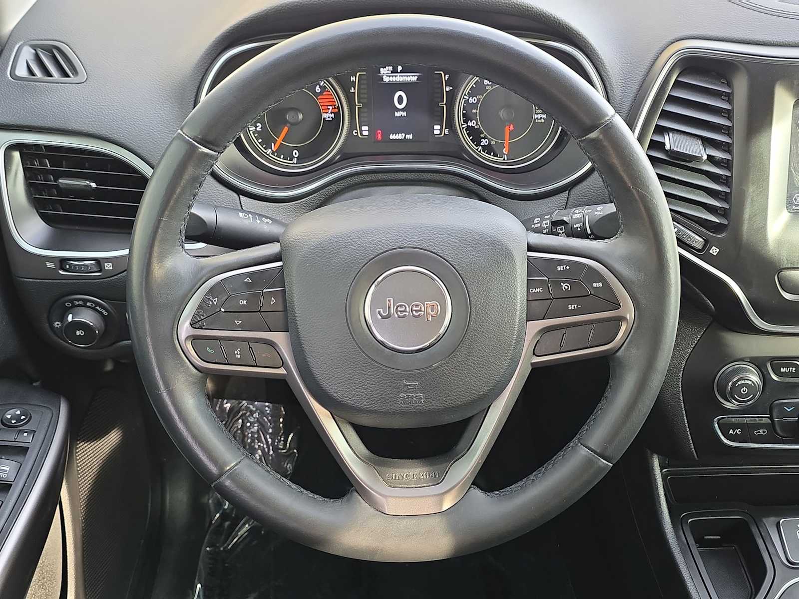 Thumbnail: 2019 Jeep Cherokee - 19