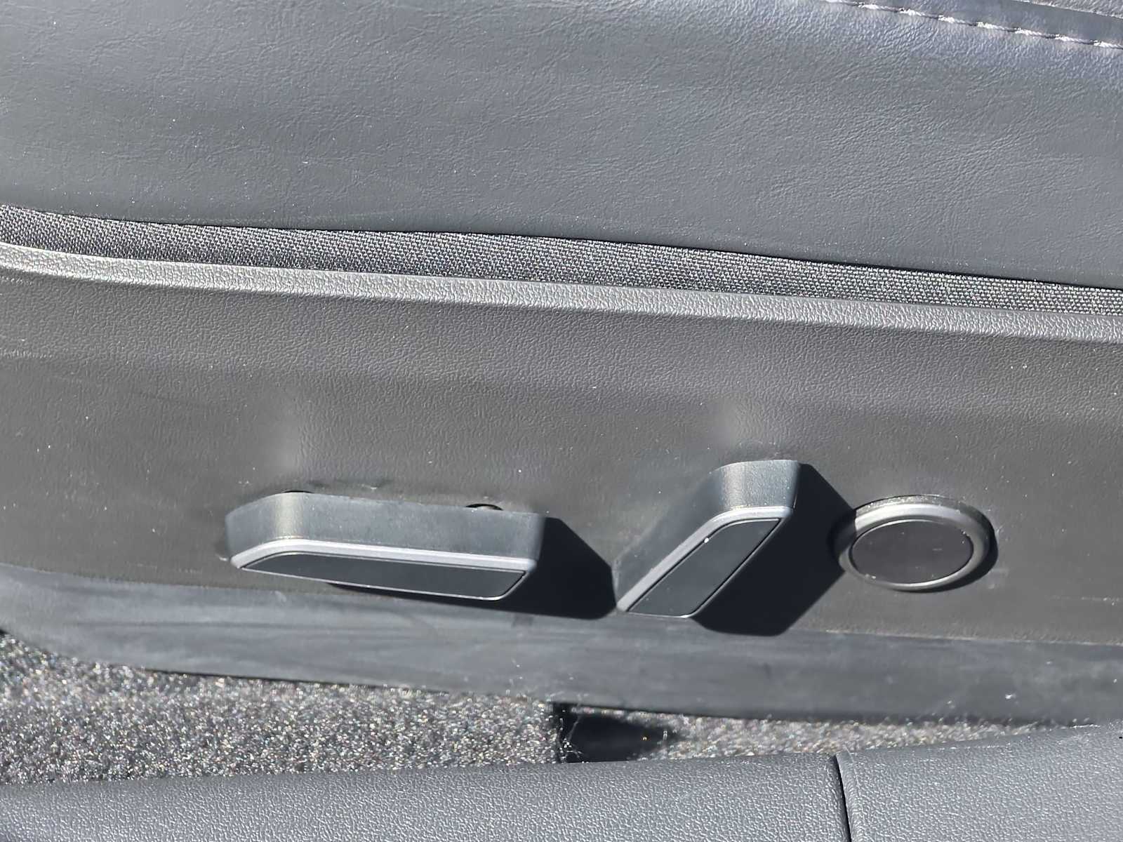 Thumbnail: 2023 Tesla Model 3 - 29