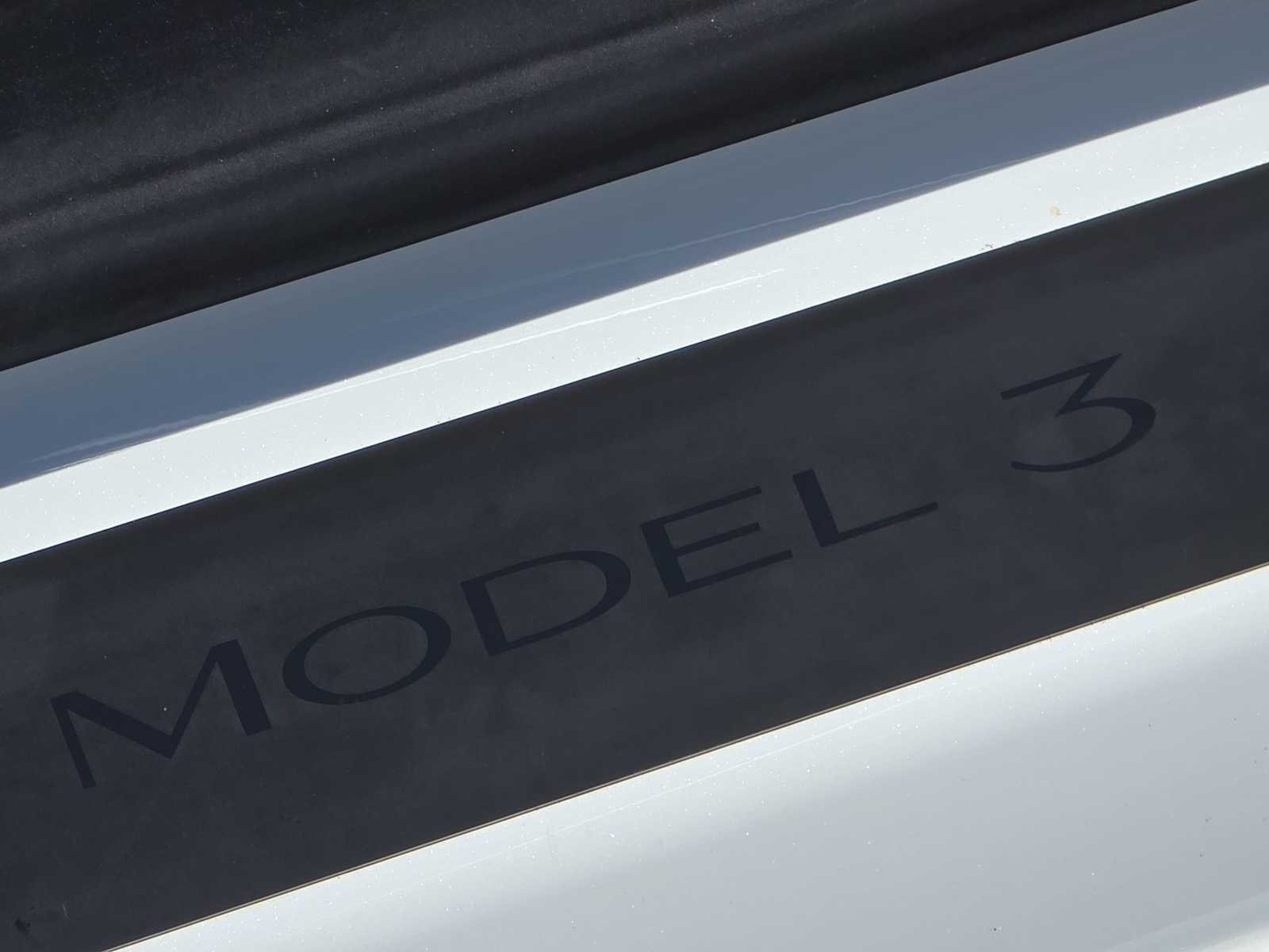 Thumbnail: 2023 Tesla Model 3 - 11