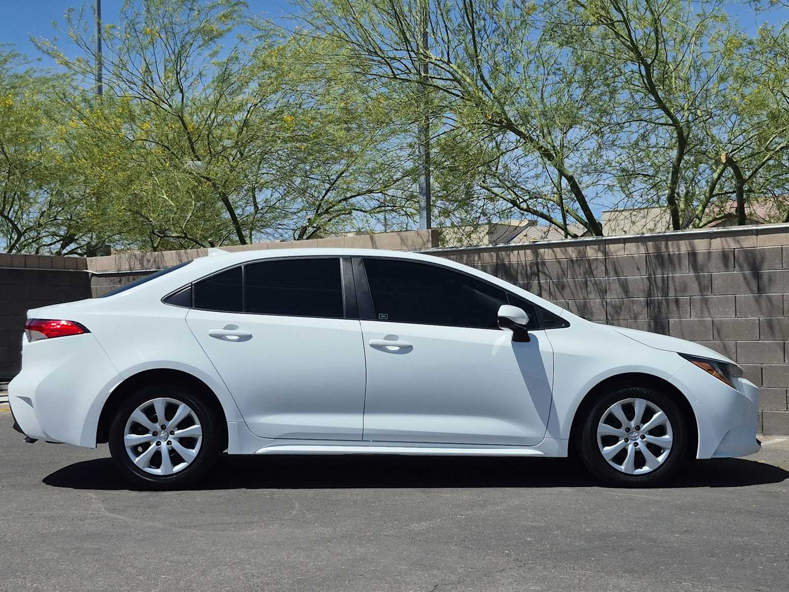 Thumbnail: 2024 Toyota Corolla - 10