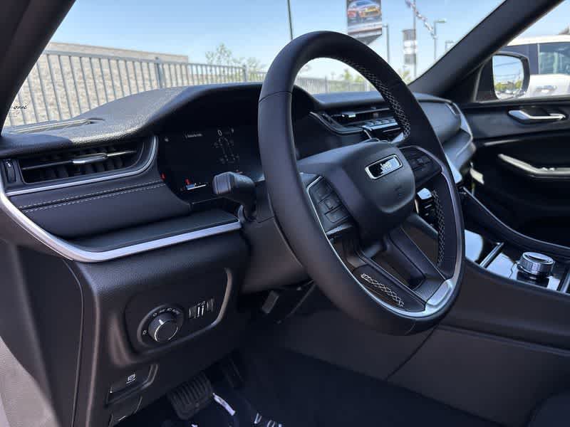 Thumbnail: 2025 Jeep Grand Cherokee L - 10