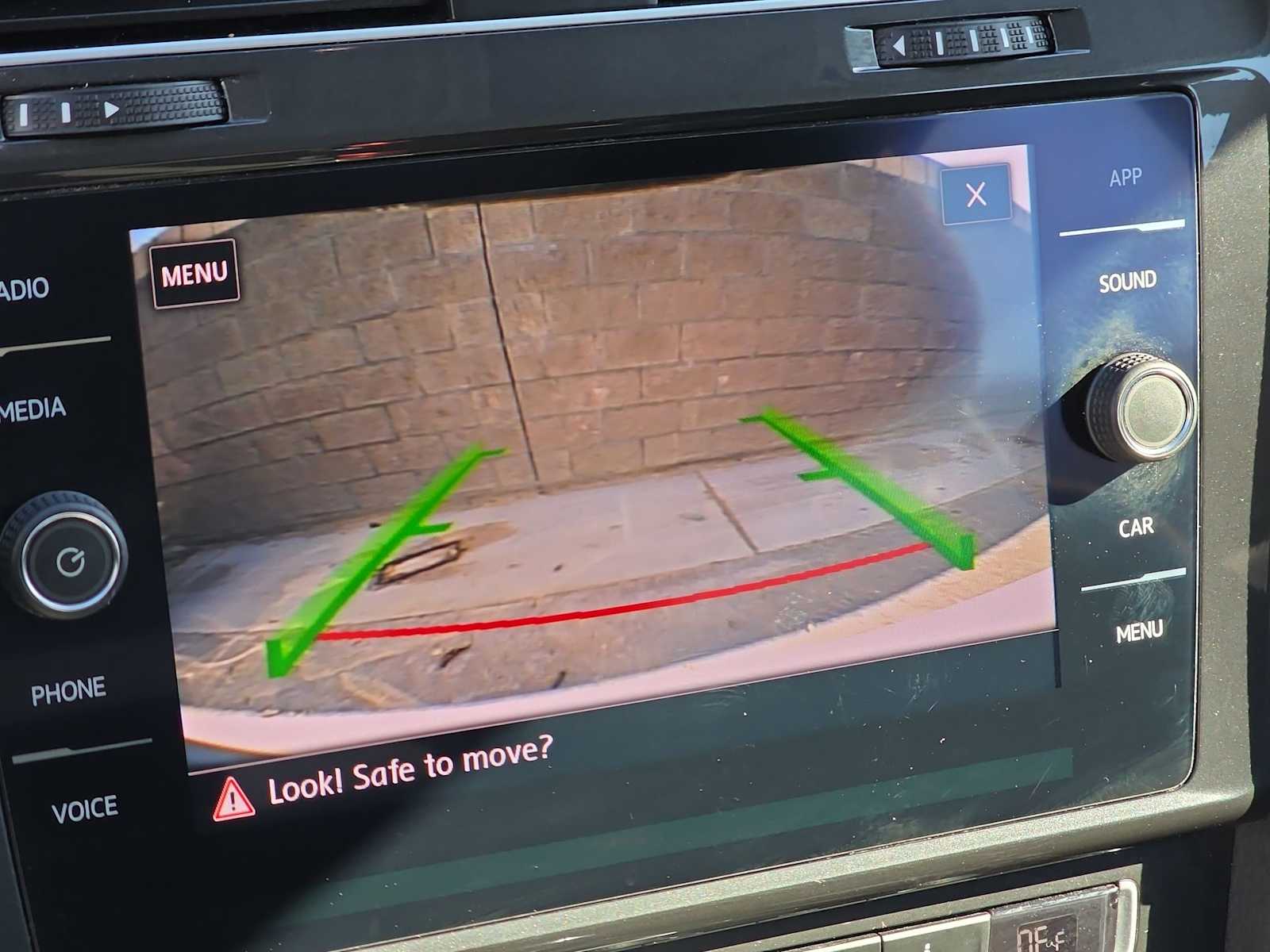 Thumbnail: 2019 Volkswagen e-Golf - 26