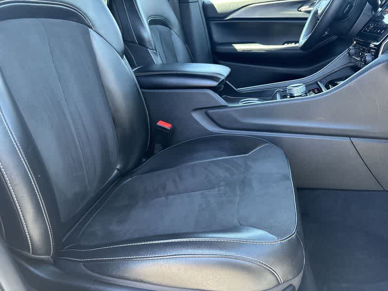 Thumbnail: 2024 Jeep Grand Cherokee L - 18