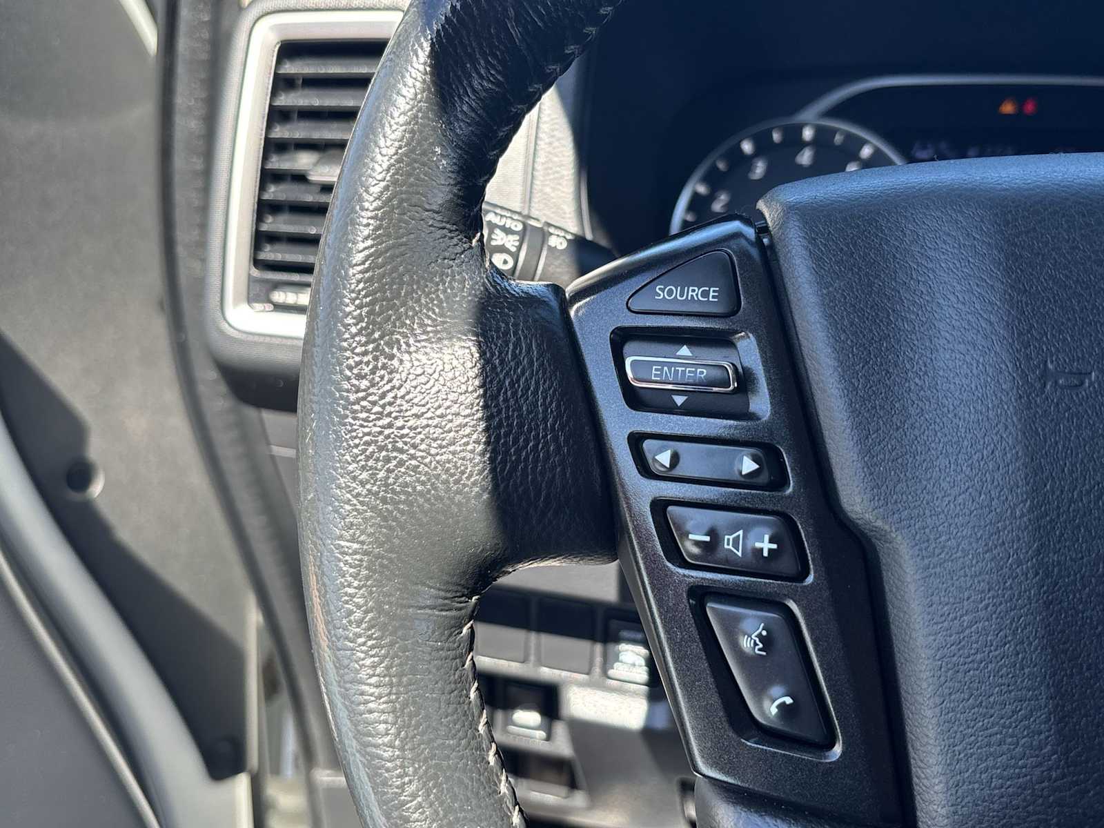 Thumbnail: 2022 Nissan Frontier - 24