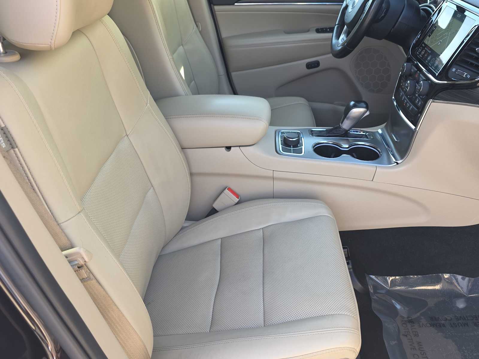 Thumbnail: 2020 Jeep Grand Cherokee - 18