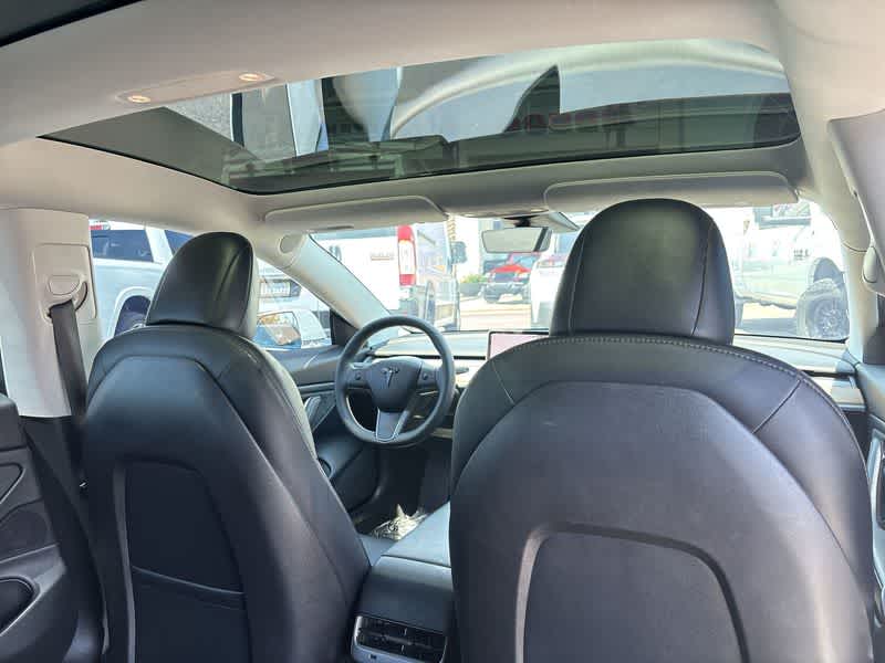 Thumbnail: 2019 Tesla Model 3 - 16