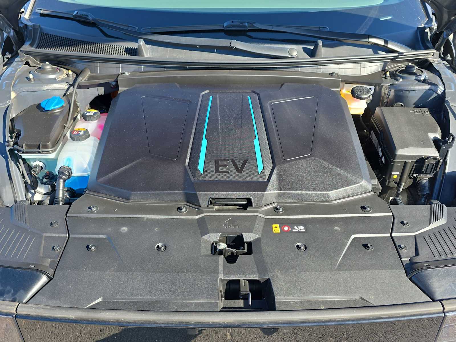 Thumbnail: 2023 Hyundai Ioniq 5 - 13