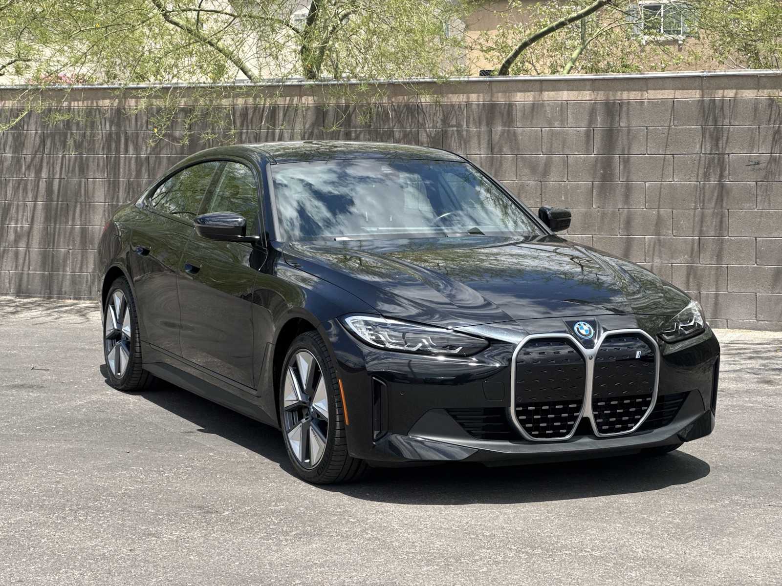 Thumbnail: 2023 BMW i4 - 2