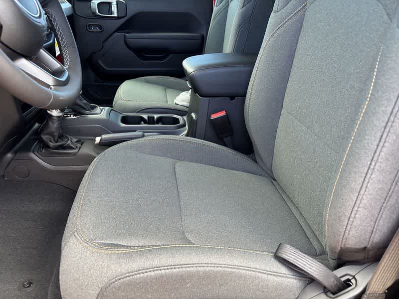 Thumbnail: 2025 Jeep Wrangler - 15