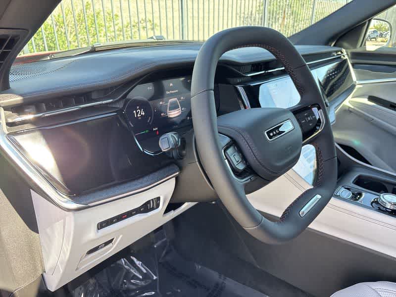 Thumbnail: 2025 Jeep Wagoneer S - 10