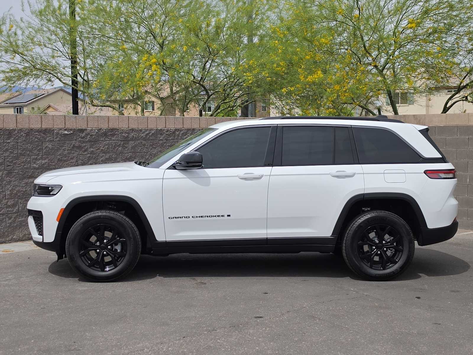 Thumbnail: 2026 Jeep Grand Cherokee - 5