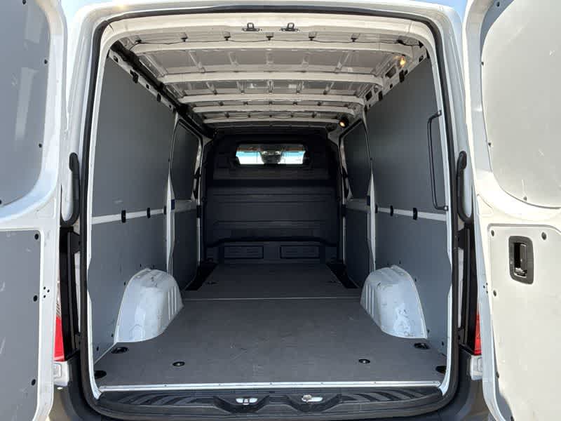 Thumbnail: 2023 Mercedes-Benz Sprinter - 21