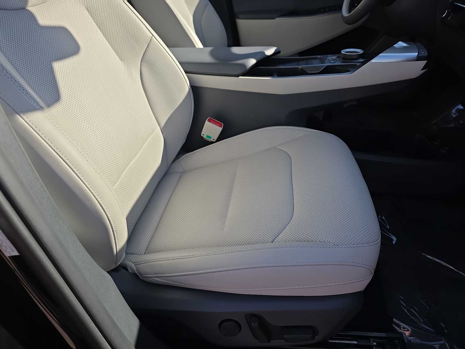 Thumbnail: 2023 Kia EV6 - 18