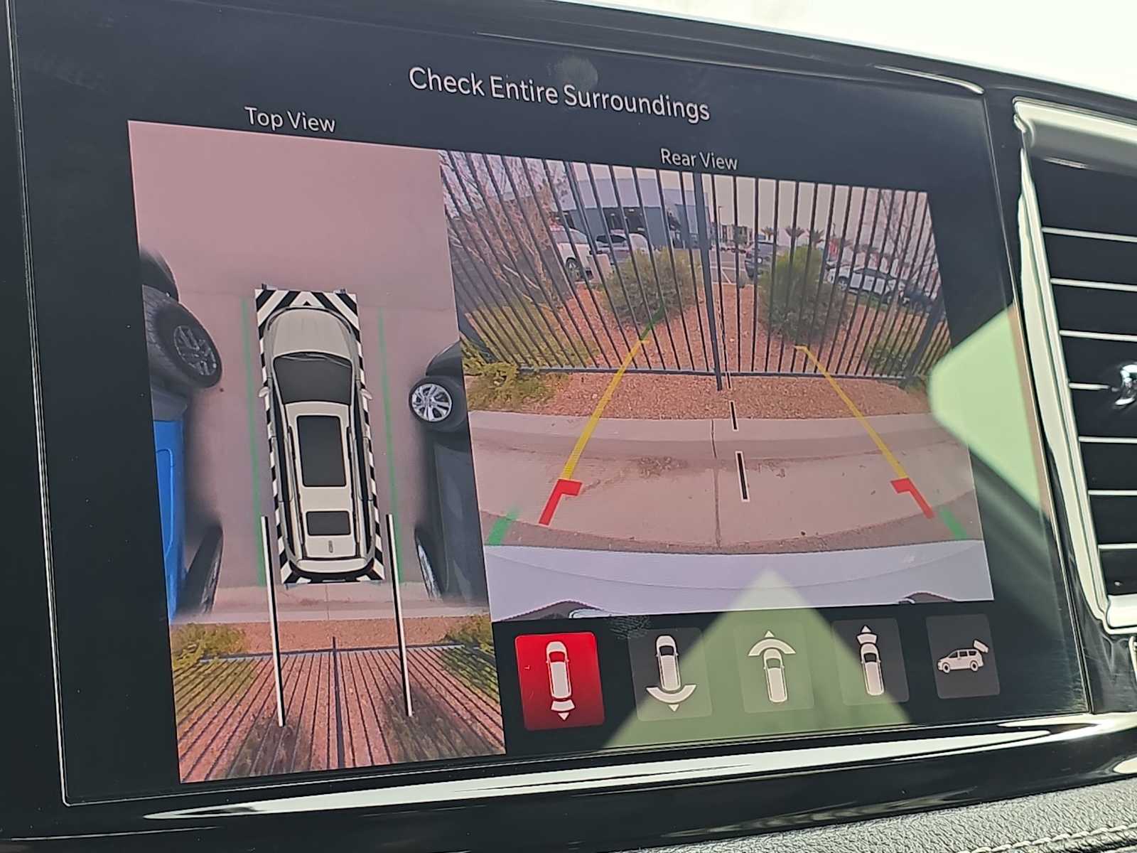 Thumbnail: 2024 Chrysler Pacifica - 26