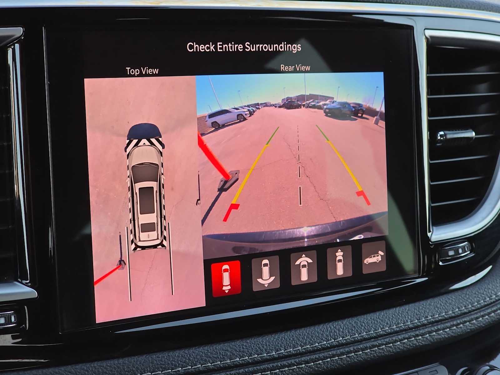 Thumbnail: 2024 Chrysler Pacifica - 25