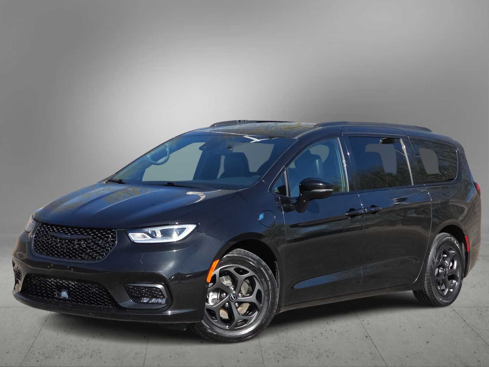 Thumbnail: 2024 Chrysler Pacifica - 1