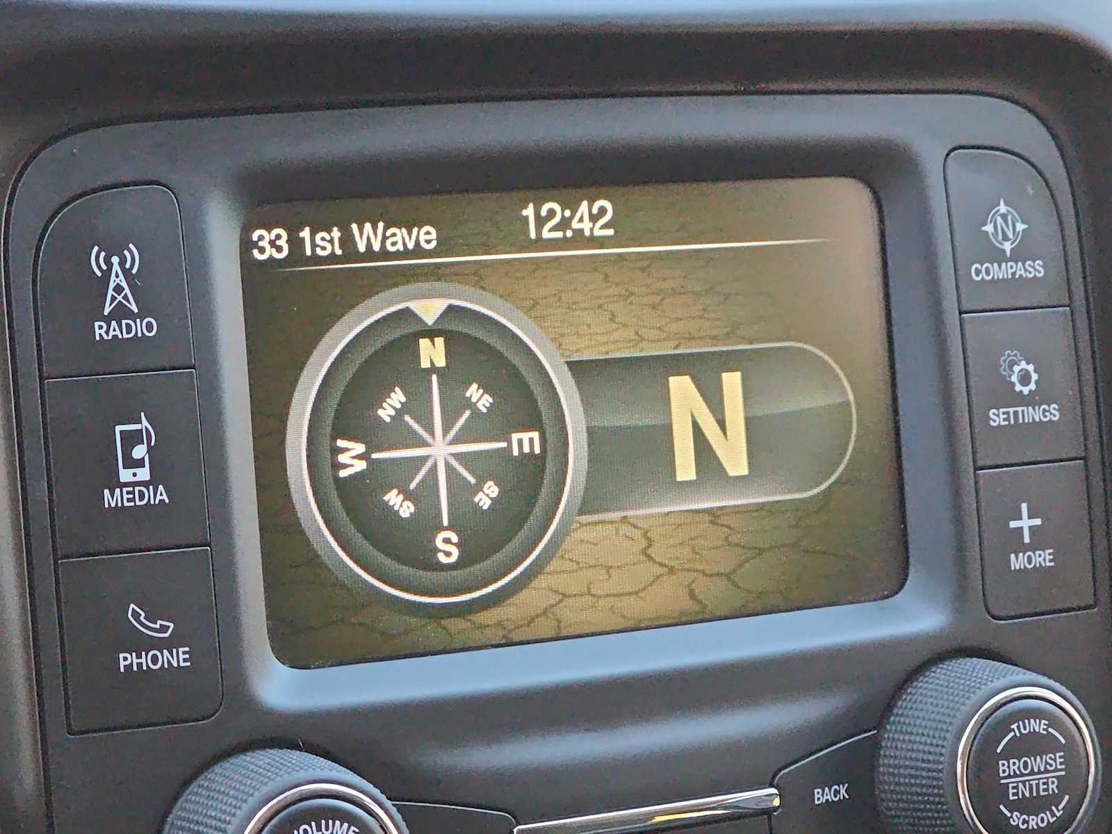 Thumbnail: 2017 Jeep Cherokee - 26