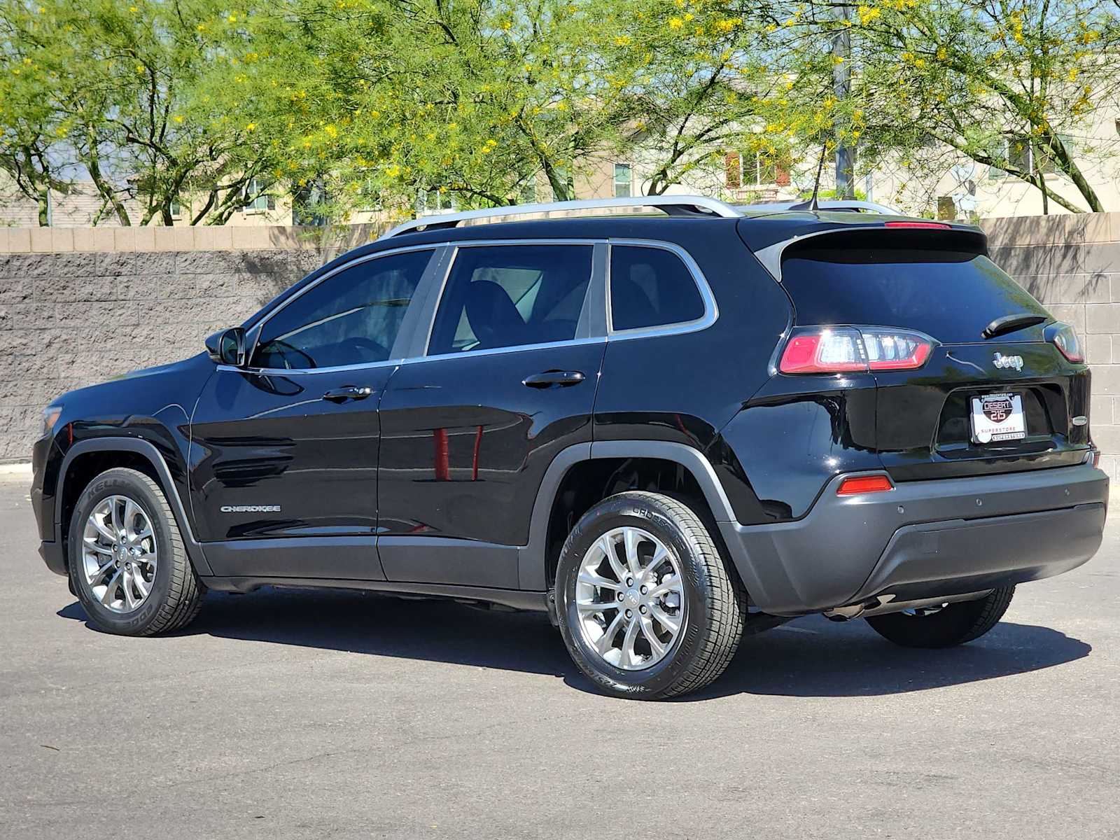 Thumbnail: 2019 Jeep Cherokee - 7