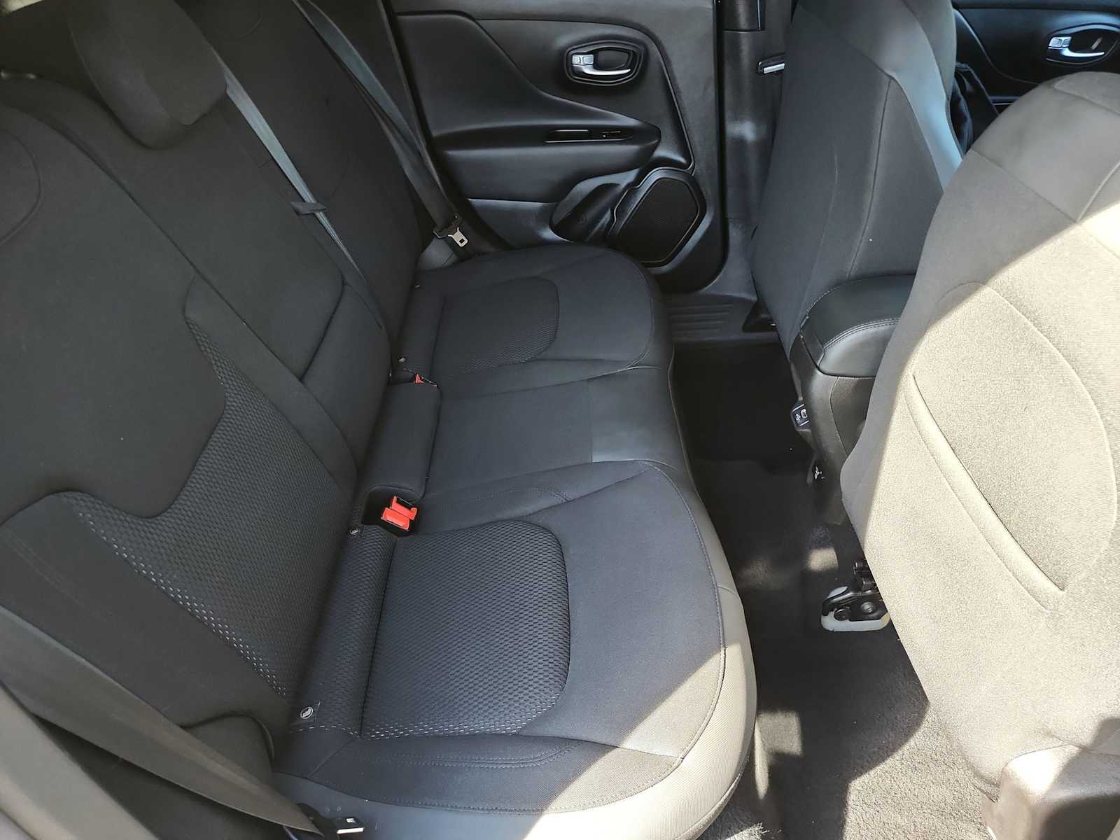 Thumbnail: 2020 Jeep Renegade - 17