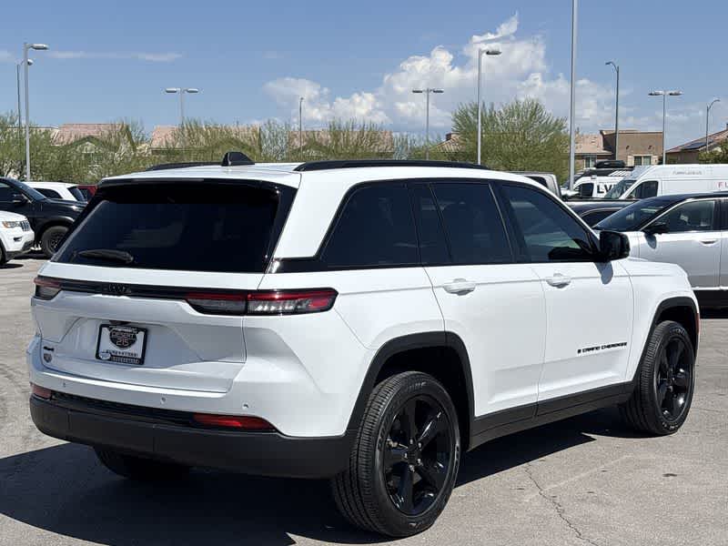 Thumbnail: 2023 Jeep Grand Cherokee - 8