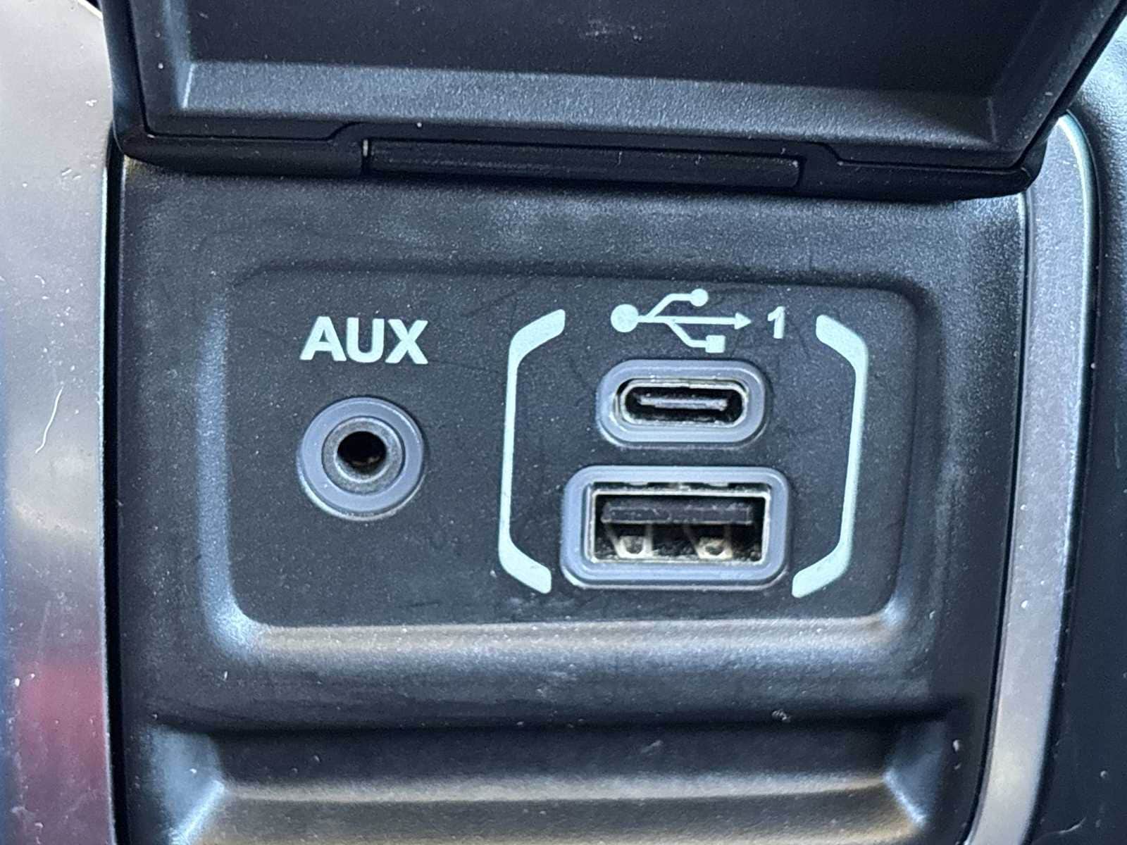 Thumbnail: 2020 Jeep Wrangler - 29