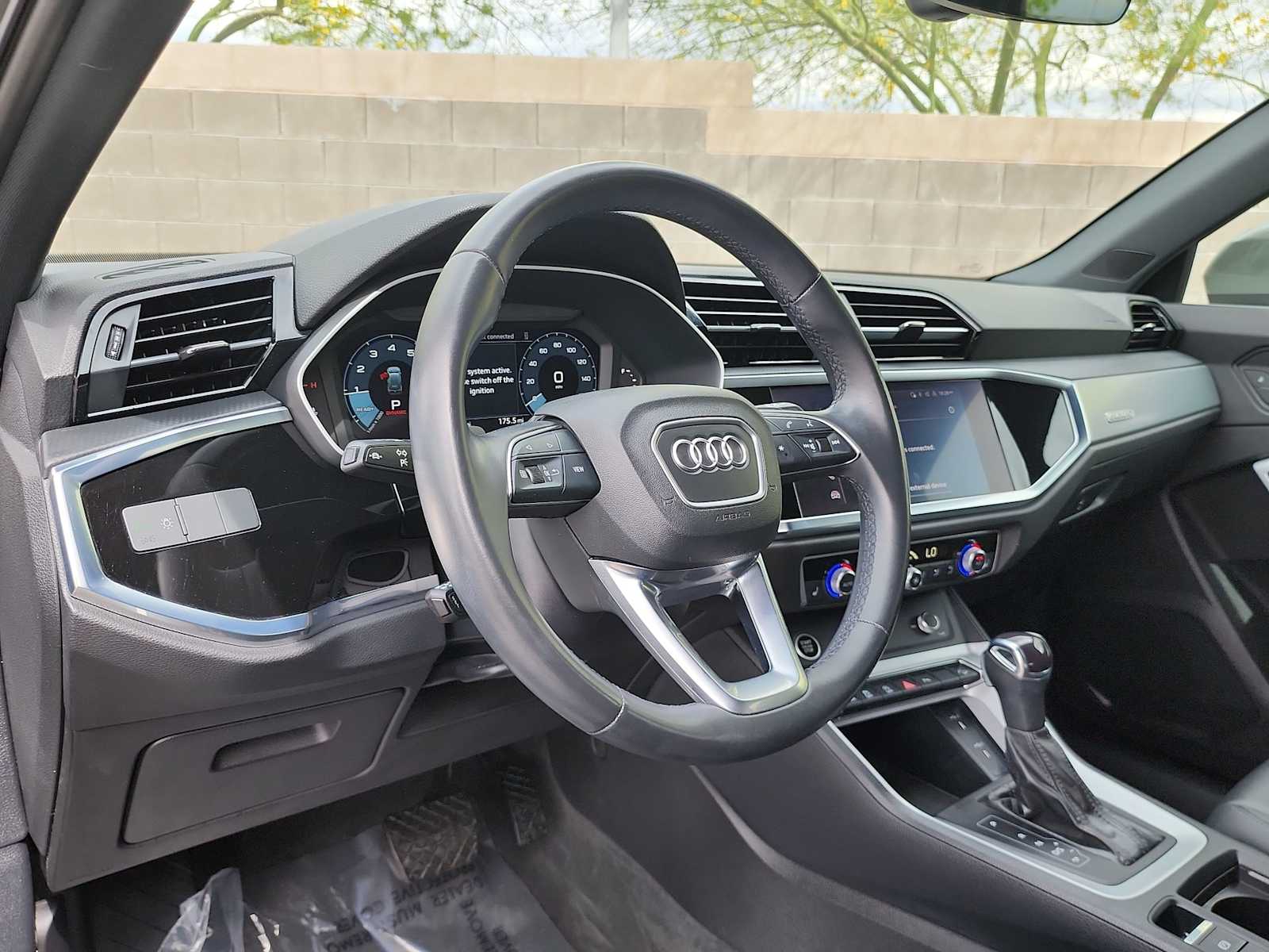 Thumbnail: 2022 Audi Q3 - 2