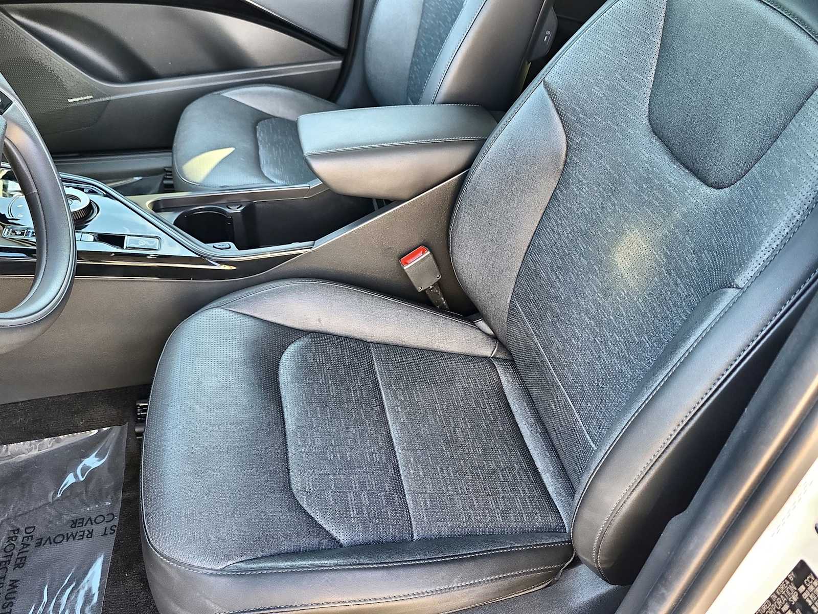 Thumbnail: 2023 Kia Niro - 16