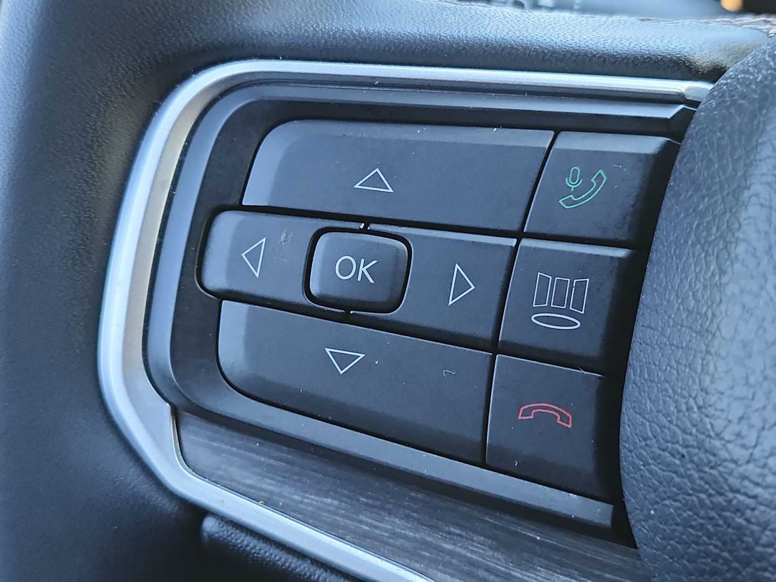 Thumbnail: 2024 Jeep Wagoneer - 28