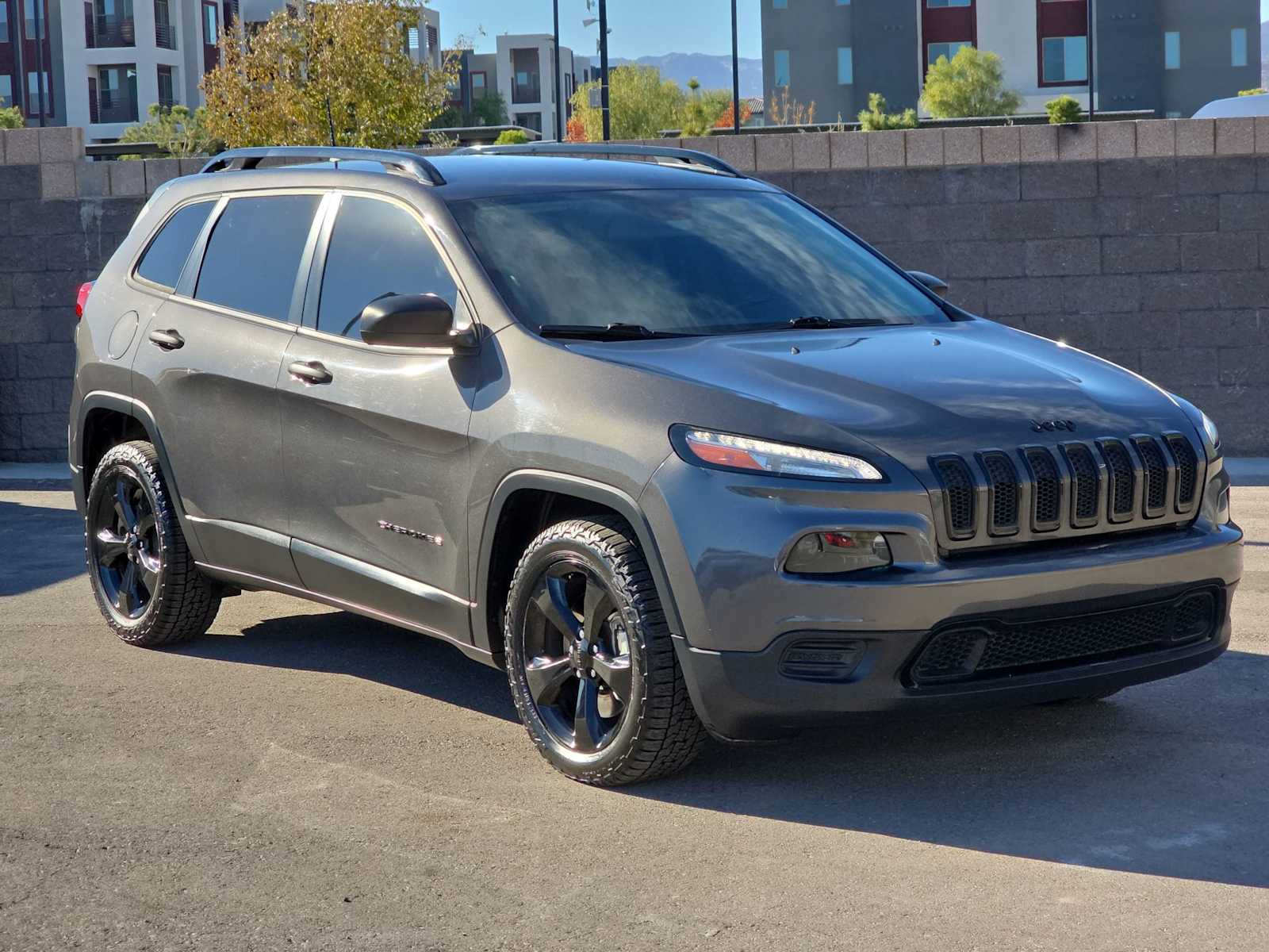 Thumbnail: 2017 Jeep Cherokee - 3
