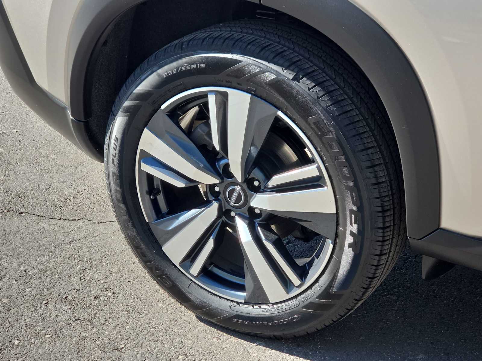 Thumbnail: 2023 Nissan Rogue - 12