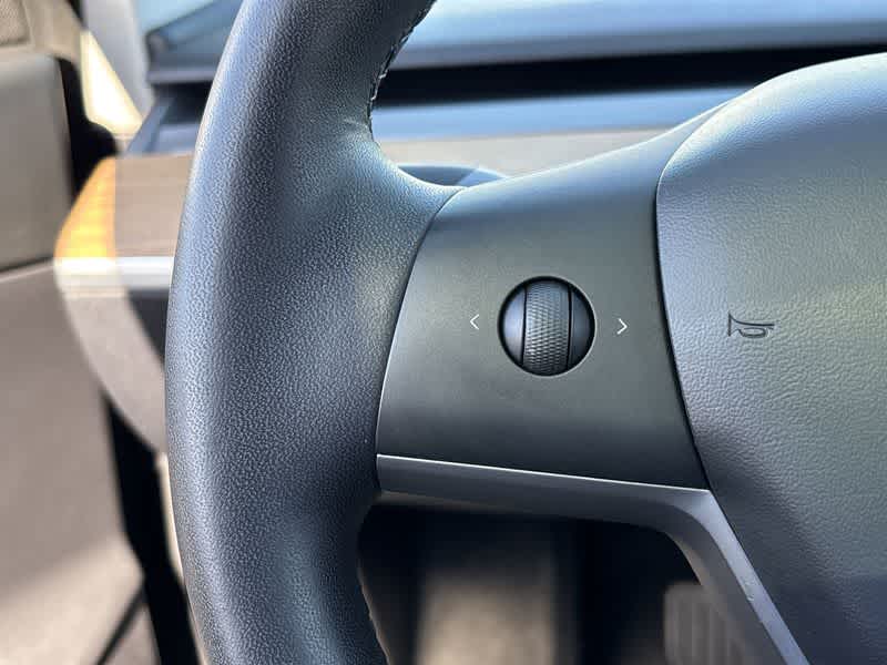 Thumbnail: 2020 Tesla Model 3 - 28