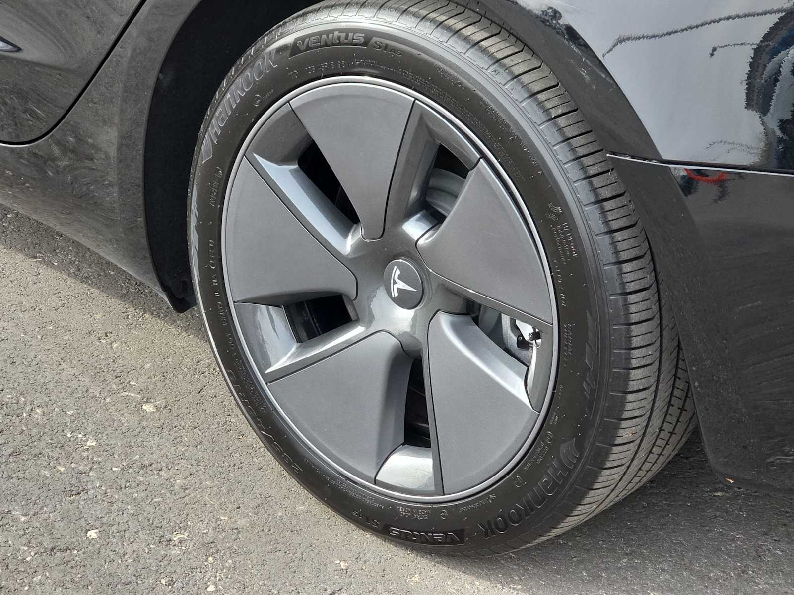 Thumbnail: 2023 Tesla Model 3 - 12