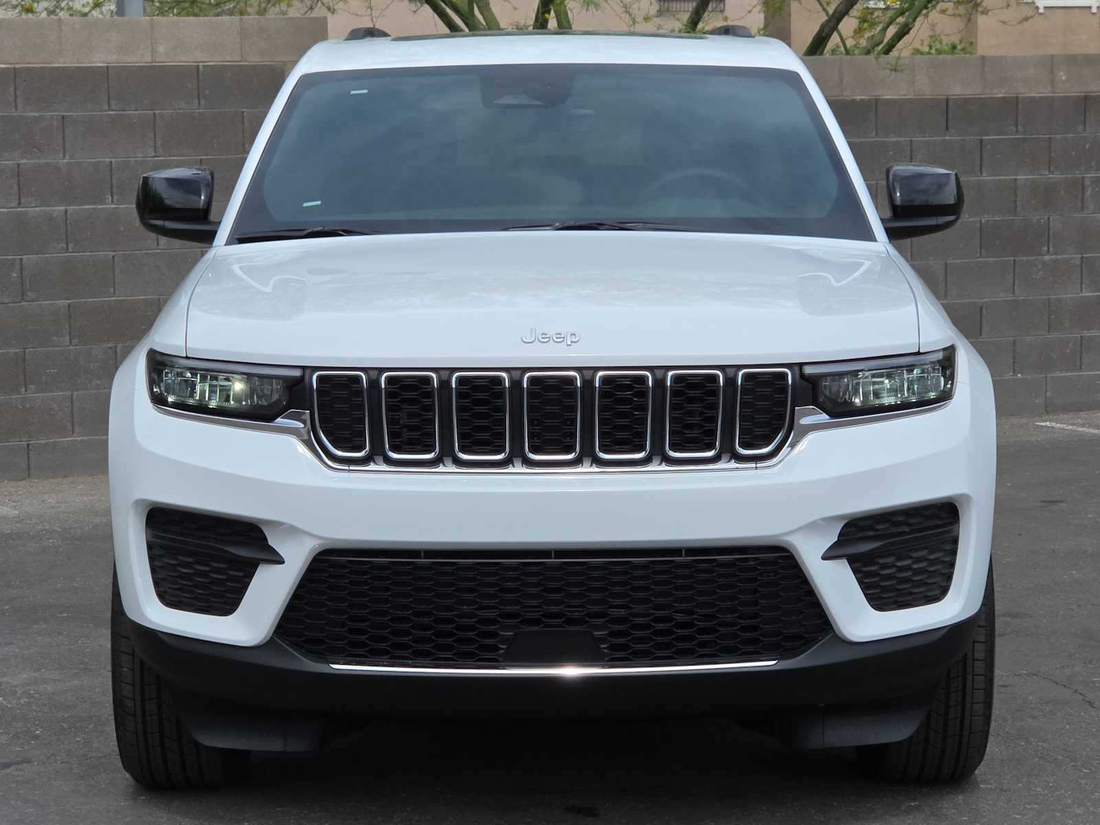Thumbnail: 2026 Jeep Grand Cherokee - 3