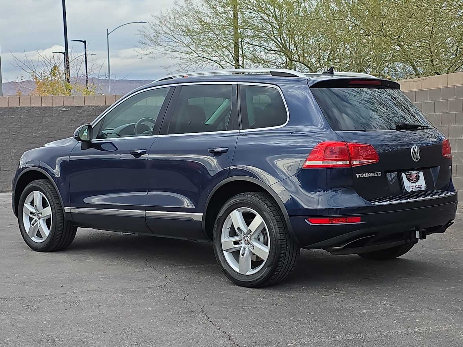Thumbnail: 2014 Volkswagen Touareg - 7