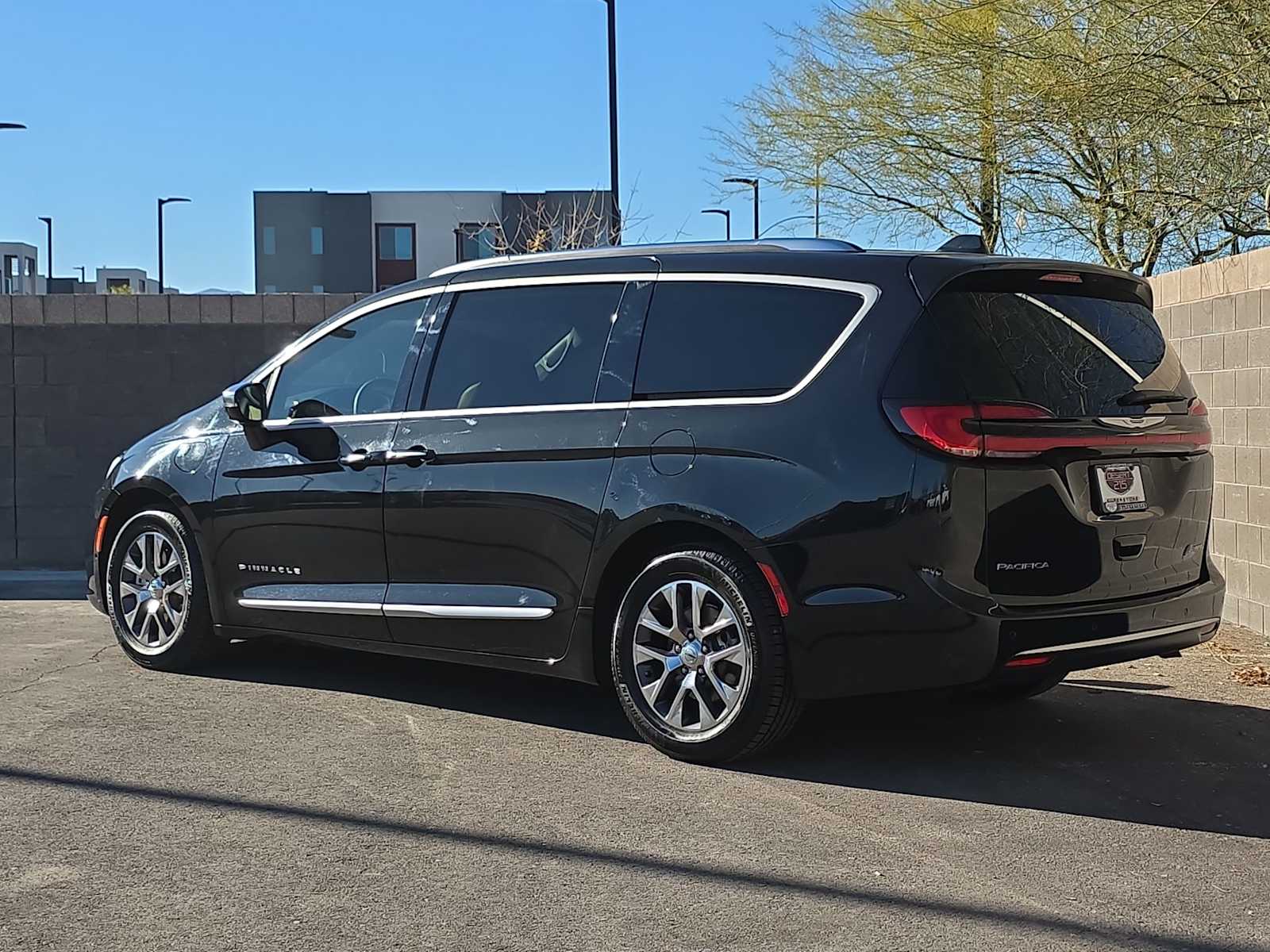 Thumbnail: 2022 Chrysler Pacifica - 7