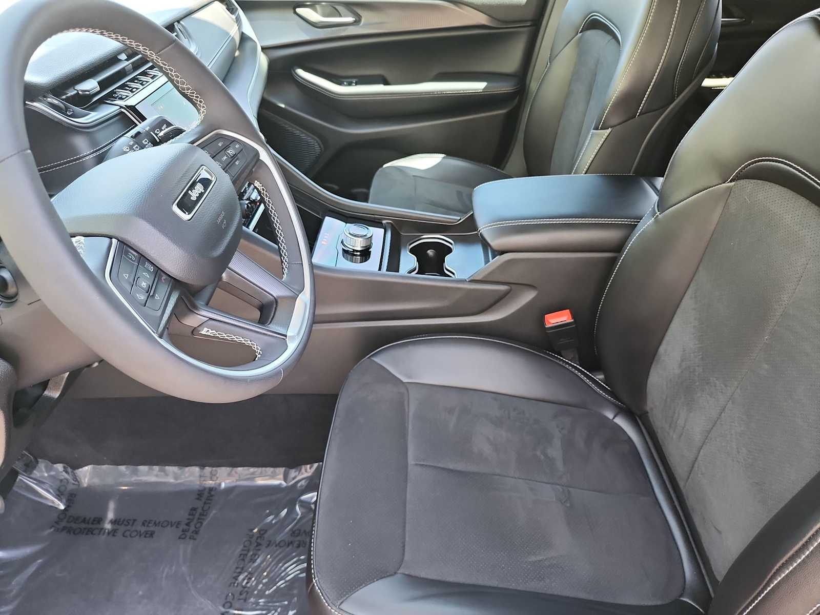 Thumbnail: 2025 Jeep Grand Cherokee - 15