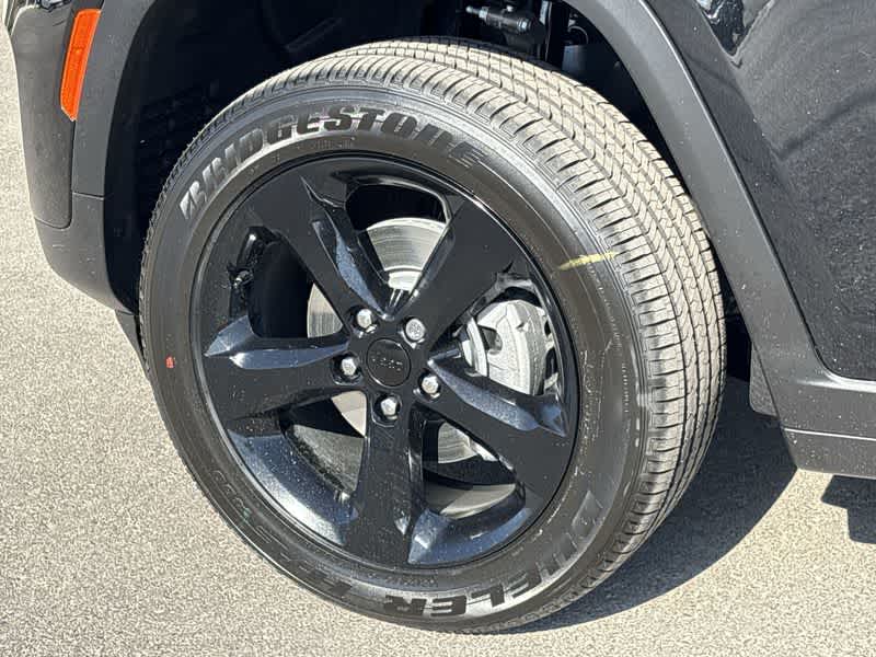 Thumbnail: 2025 Jeep Grand Cherokee - 12