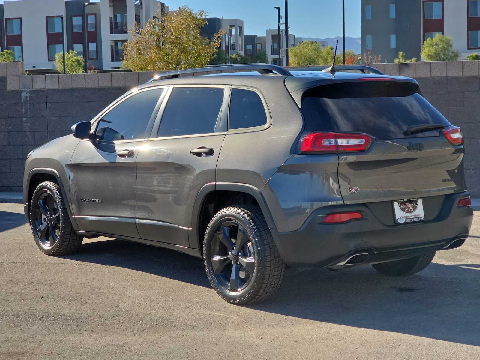 Thumbnail: 2017 Jeep Cherokee - 7