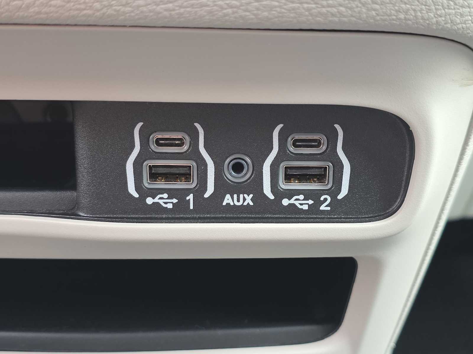 Thumbnail: 2024 Chrysler Pacifica - 29