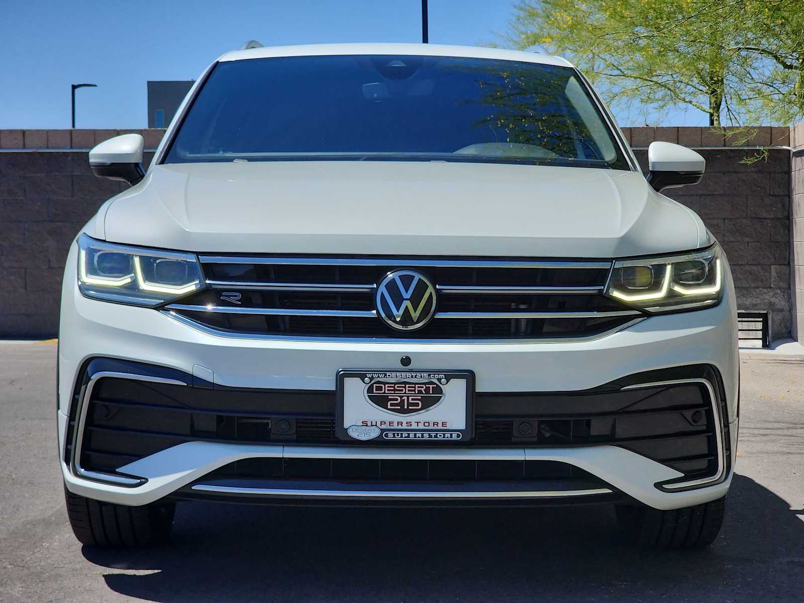 Thumbnail: 2022 Volkswagen Tiguan - 3