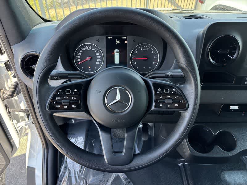 Thumbnail: 2023 Mercedes-Benz Sprinter - 17